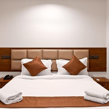 The Elite Hotel Hyderabad Esterno foto