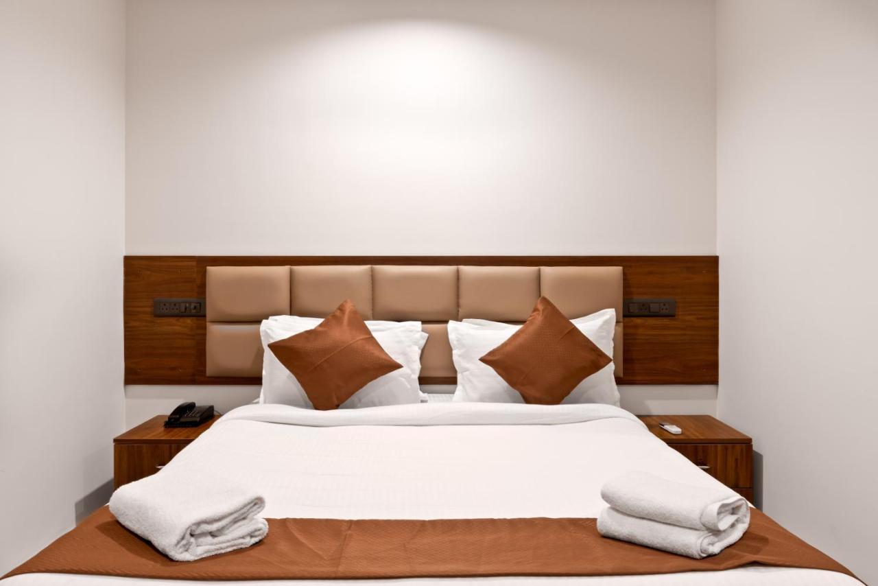 The Elite Hotel Hyderabad Esterno foto