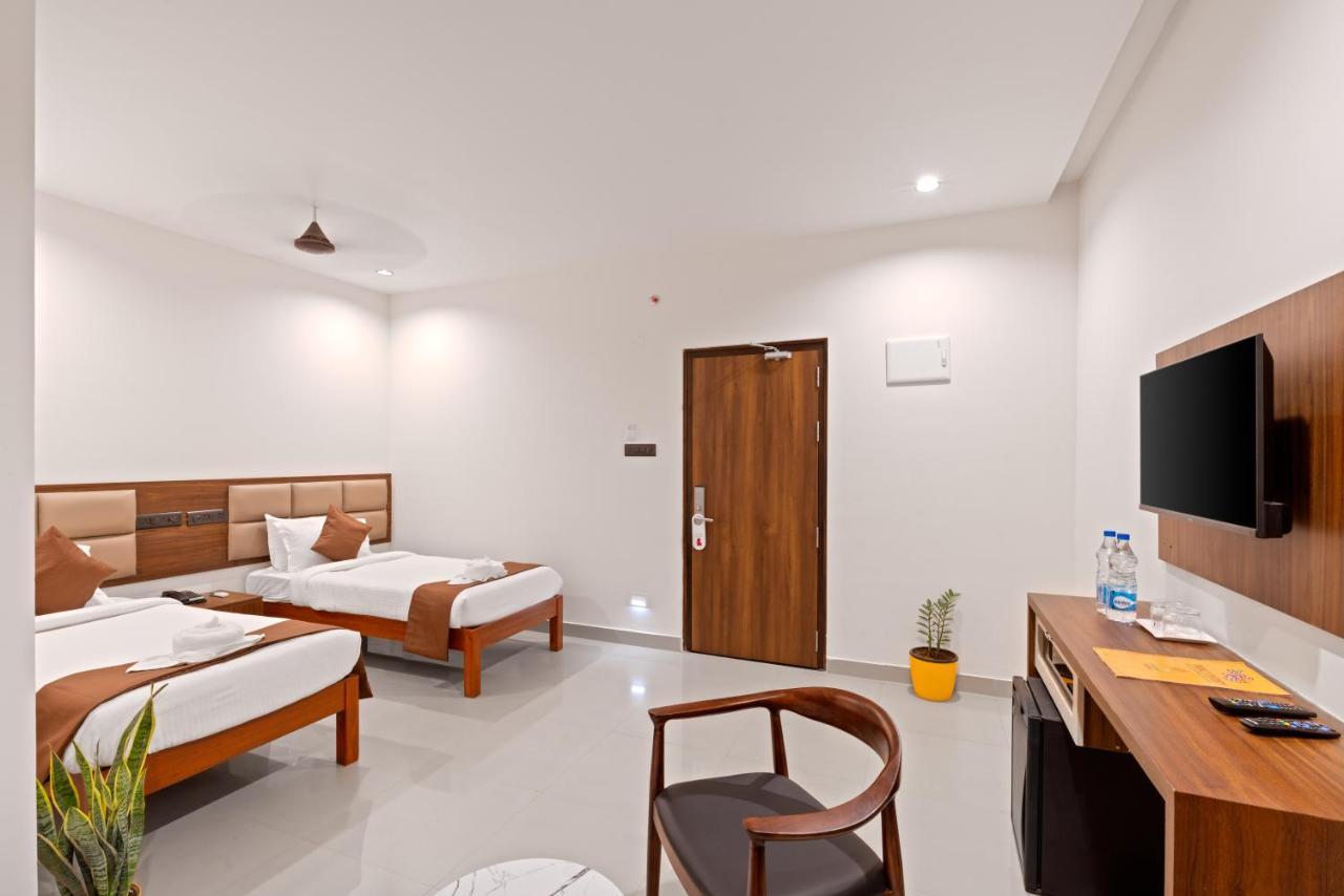 The Elite Hotel Hyderabad Esterno foto