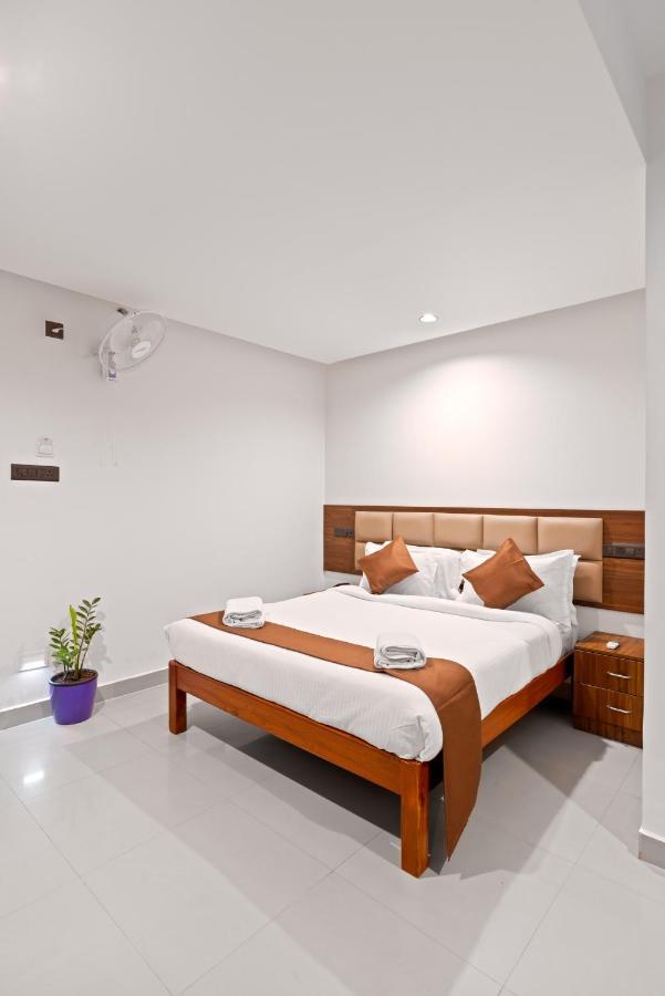 The Elite Hotel Hyderabad Esterno foto
